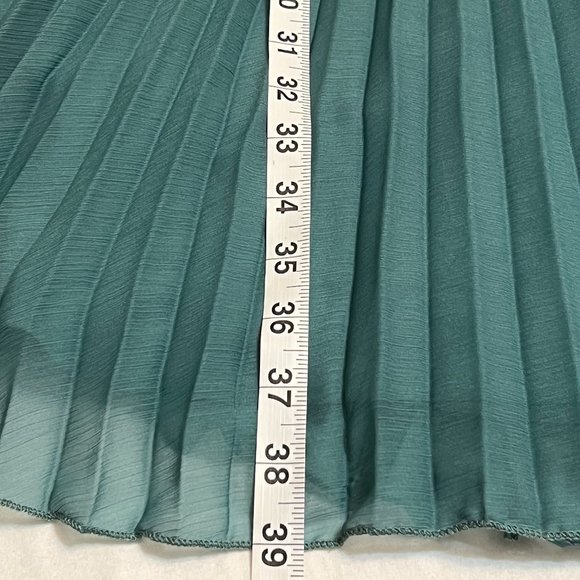 NWT ASOS Women's Cocktail Dress Green Pleated Skirt Fluttered Sleeve Size 8 - Picture 10 of 11